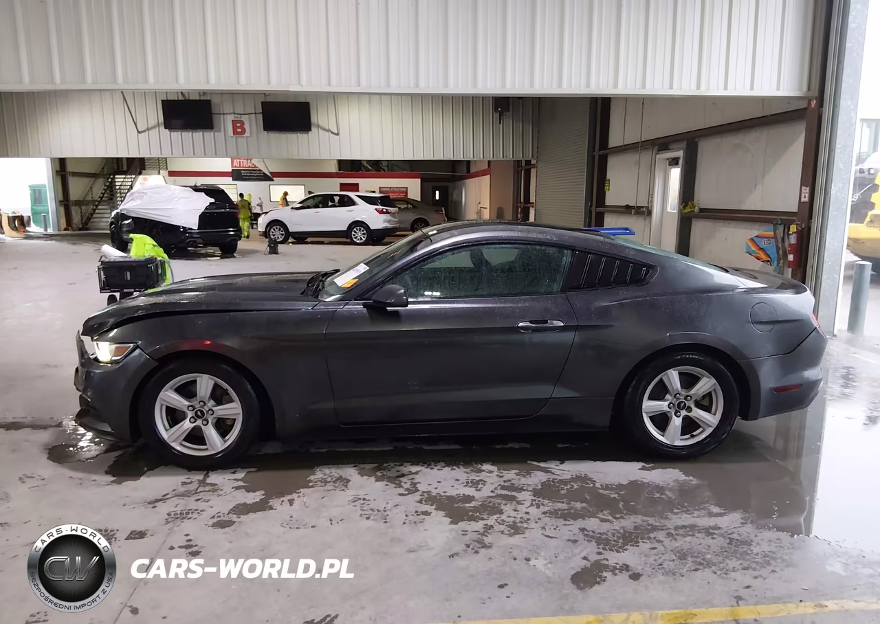 2016 Ford Mustang V6 VIN:1FA6P8AM7G5232569 - 14
