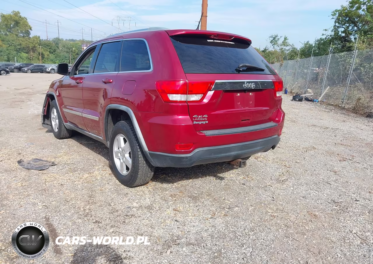 2012 Jeep Grand Cherokee Laredo VIN:1C4RJFAG4CC134712 - 3