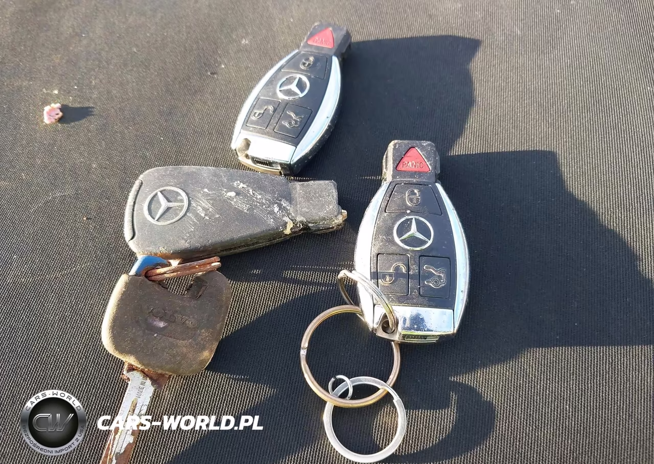 2000 Mercedes-Benz Clk-Class VIN:WDBLK65G3YT039156 - 11