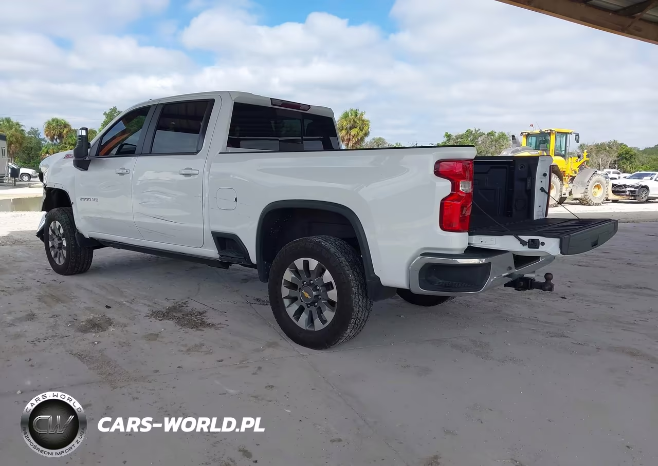 2023 Chevrolet Silverado 2500Hd 4Wd Standard Bed Lt VIN:2GC4YNEY9P1724368 - 3