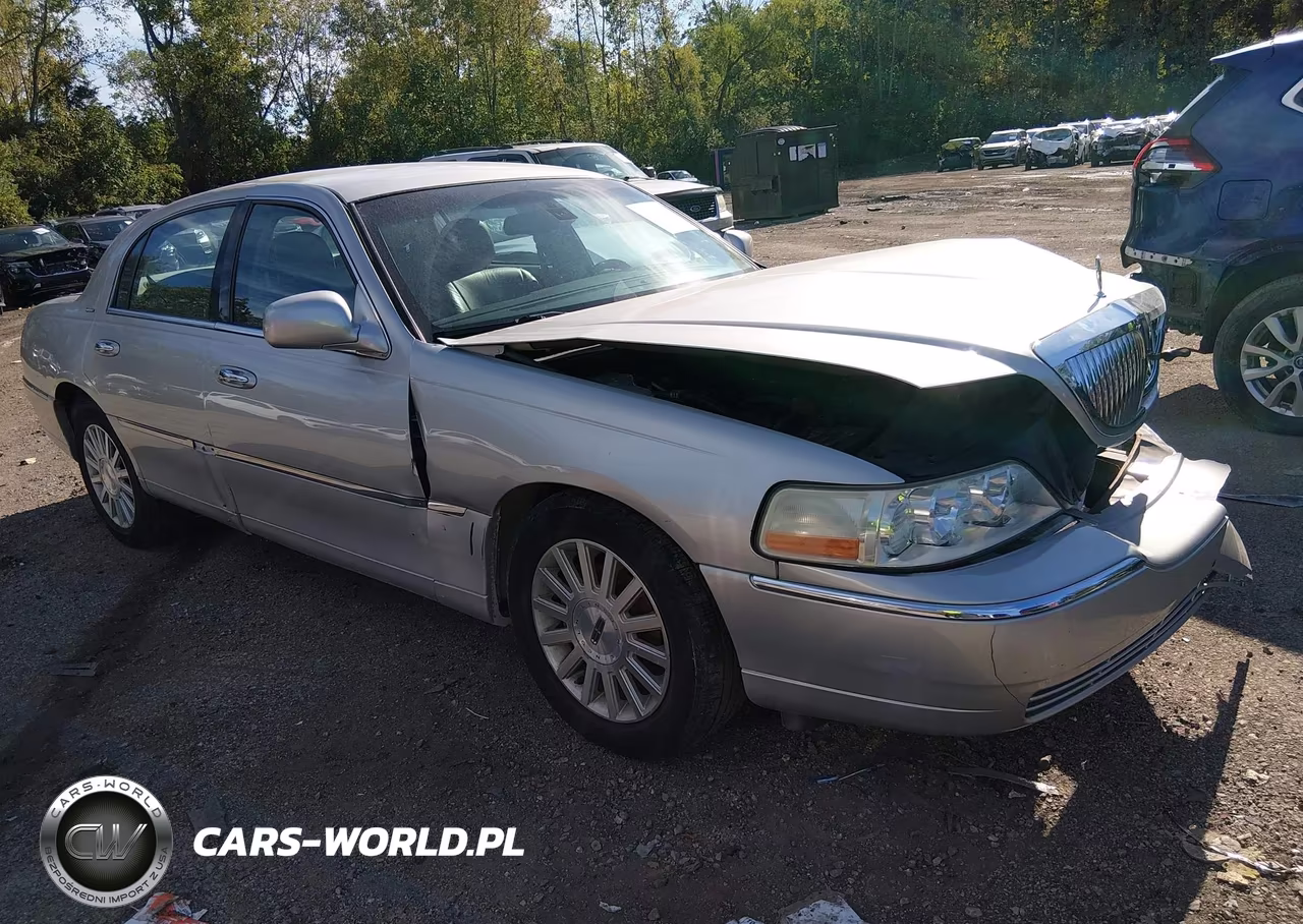 2003 Lincoln Town Car