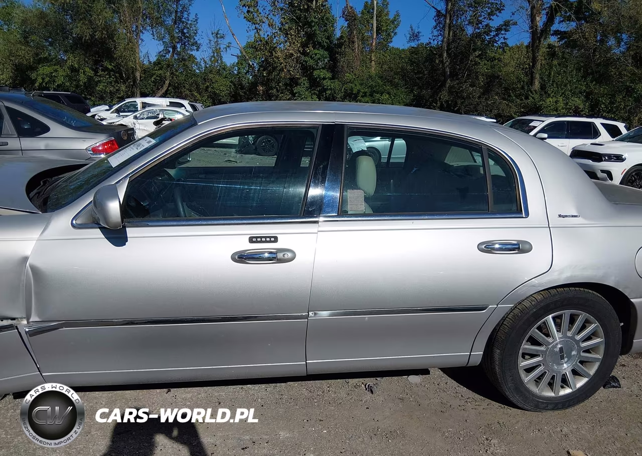 2003 Lincoln Town Car VIN:1LNHM82W13Y642669 - 14
