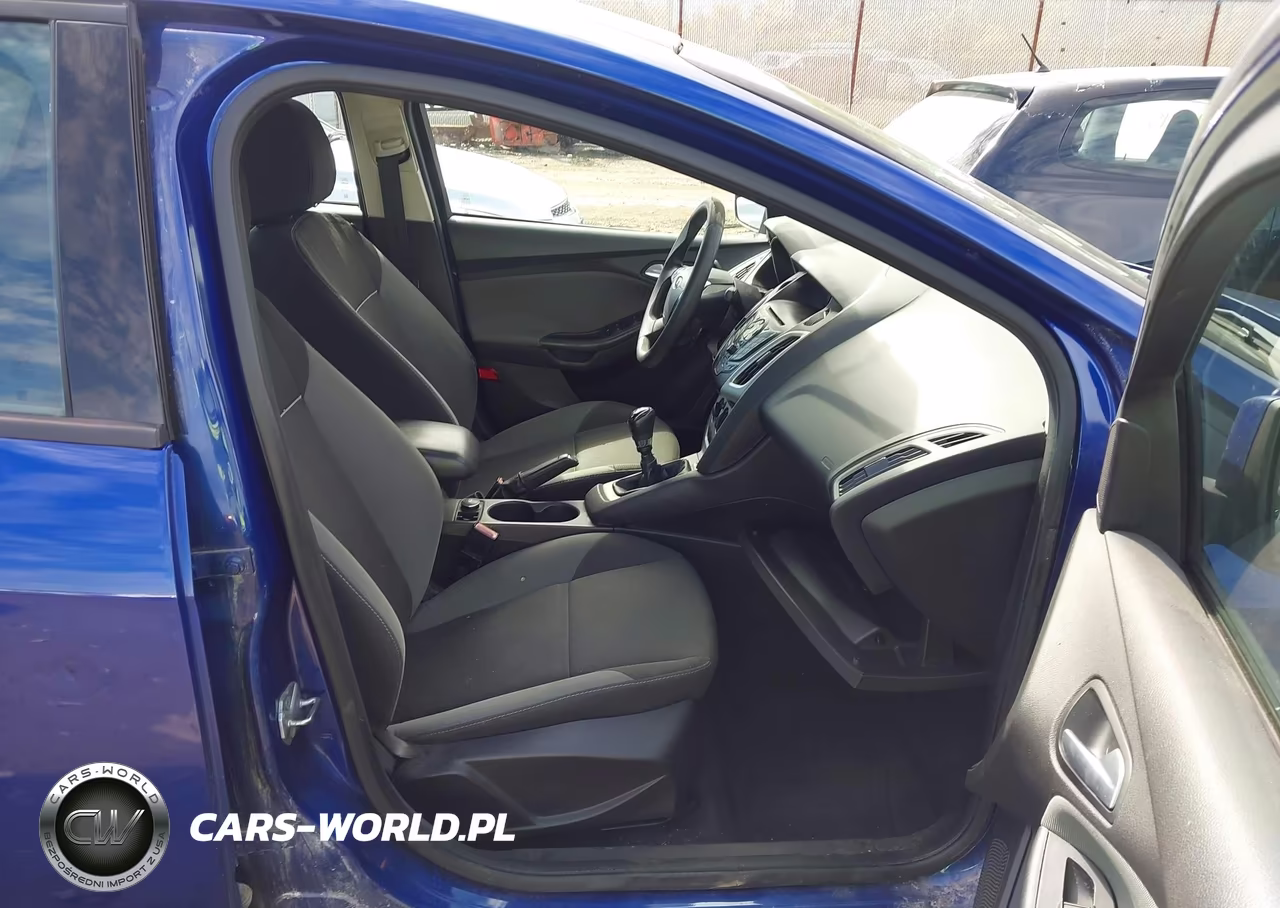 2012 Ford Focus Se VIN:1FAHP3F21CL464660 - 5