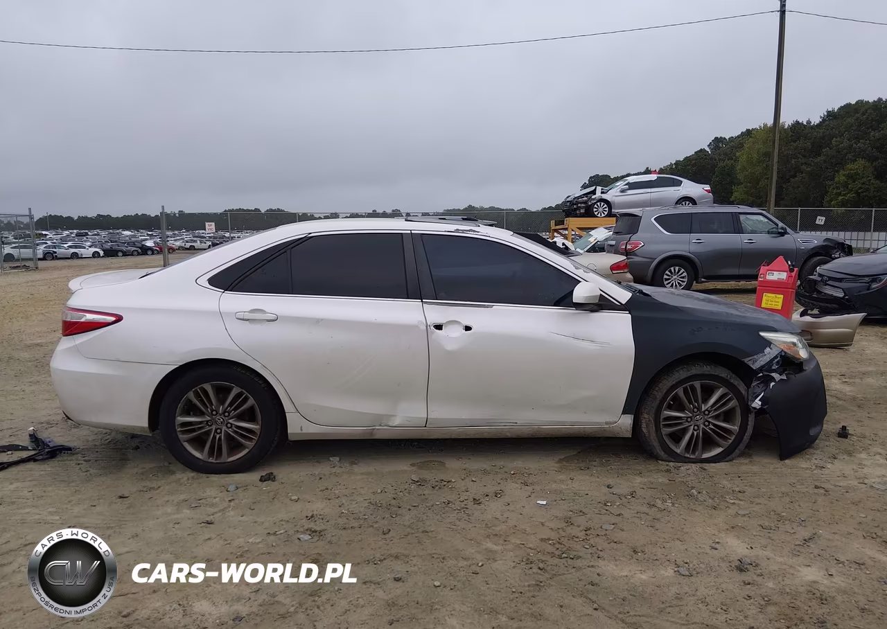 2015 Toyota Camry Se VIN:4T1BF1FK4FU069745 - 14