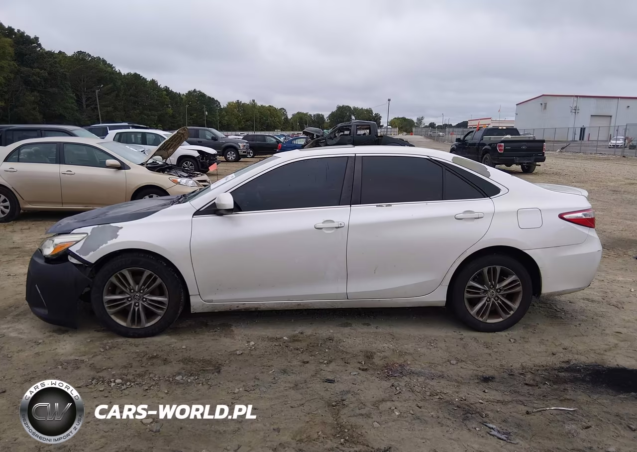2015 Toyota Camry Se VIN:4T1BF1FK4FU069745 - 15