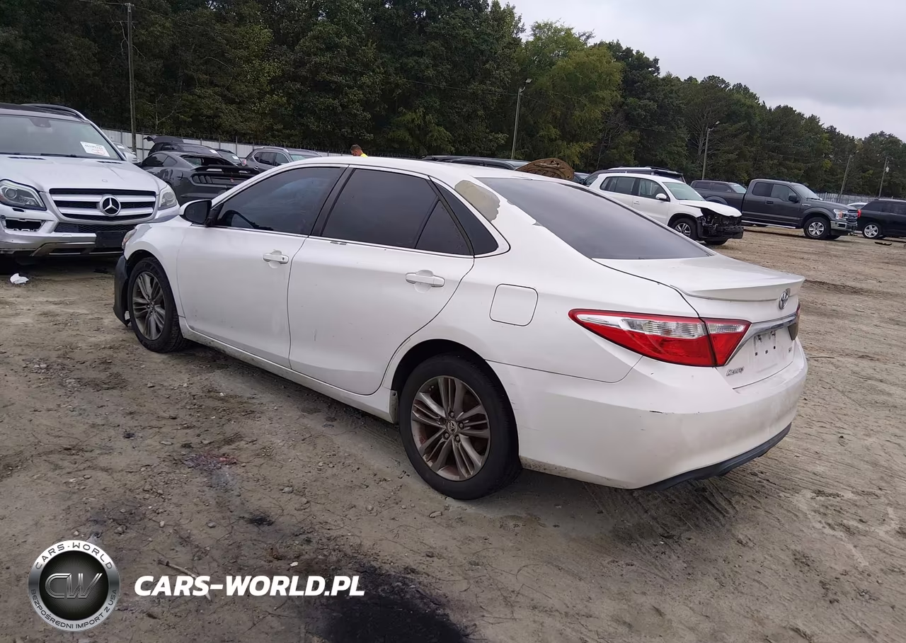 2015 Toyota Camry Se VIN:4T1BF1FK4FU069745 - 3