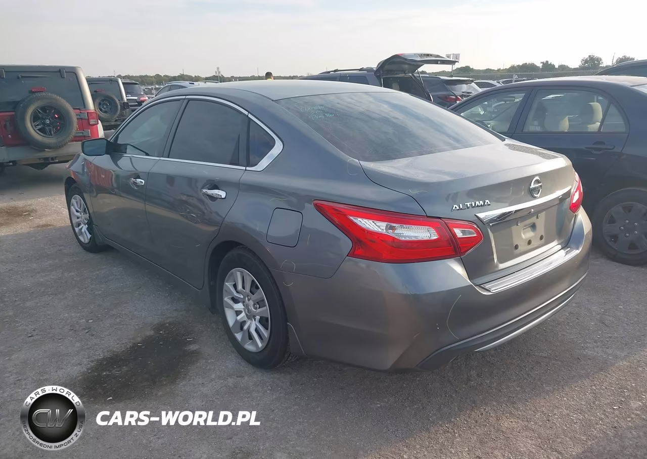 2017 Nissan Altima 2.5 S VIN:1N4AL3AP2HN360657 - 3