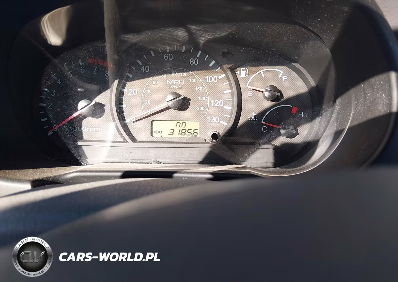 2005 Hyundai Accent Gls VIN:KMHCG45C95U639962 - 7