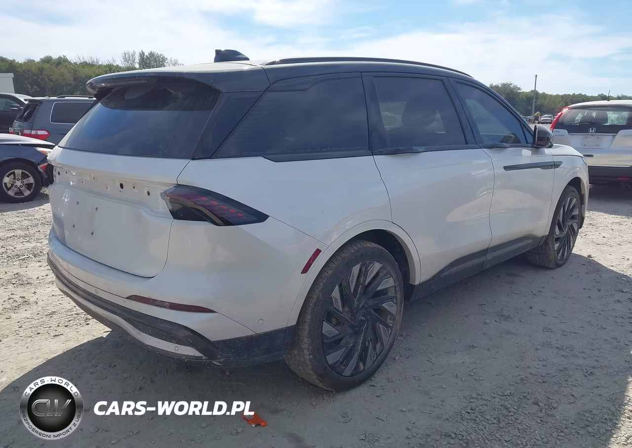 2024 Lincoln Nautilus Reserve VIN:5LMPJ8K40RJ840838 - 4