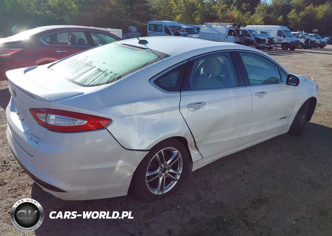 2015 Ford Fusion Hybrid Titanium VIN:3FA6P0RU5FR171787 - 4