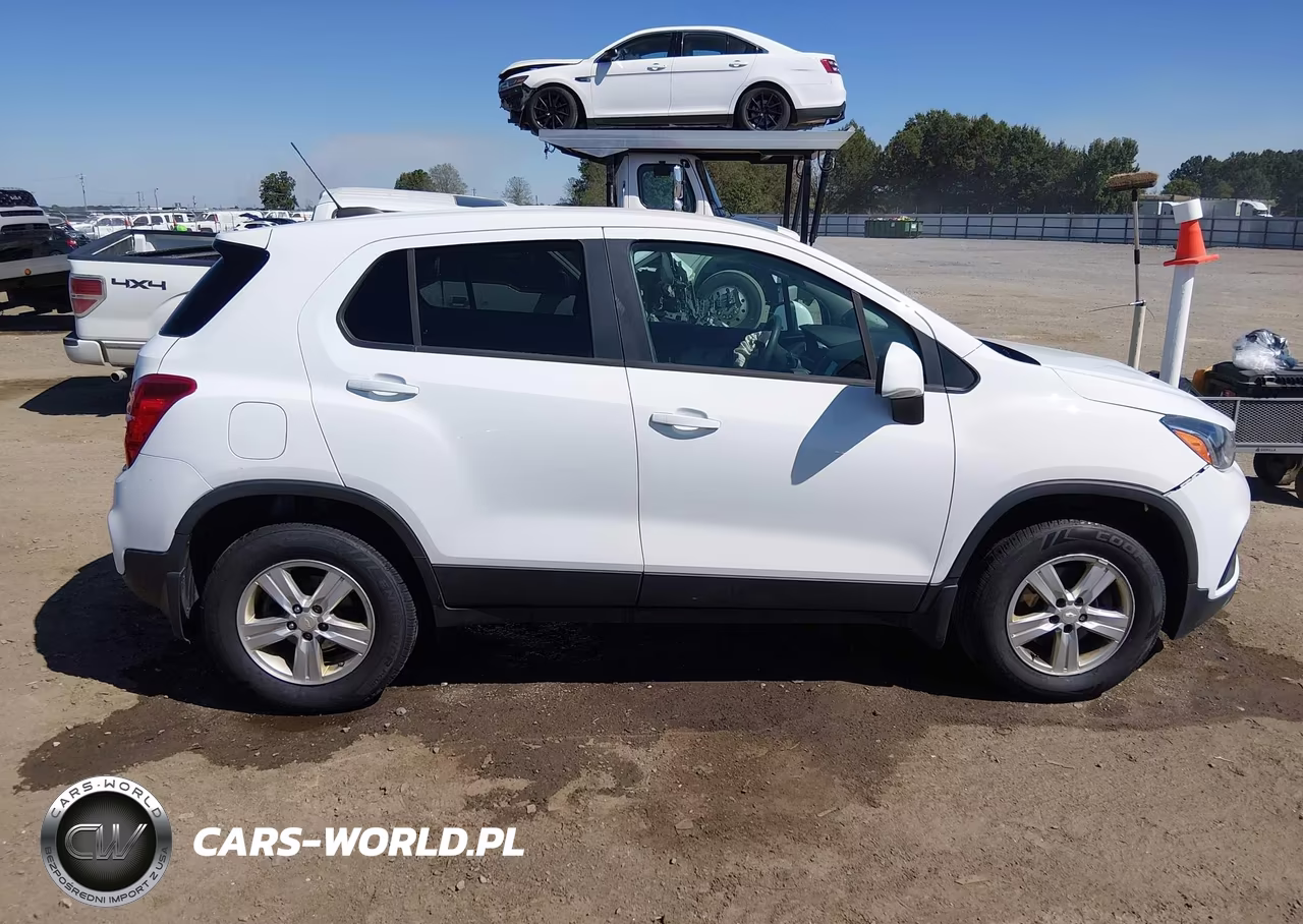 2019 Chevrolet Trax Ls VIN:3GNCJNSB2KL373110 - 13