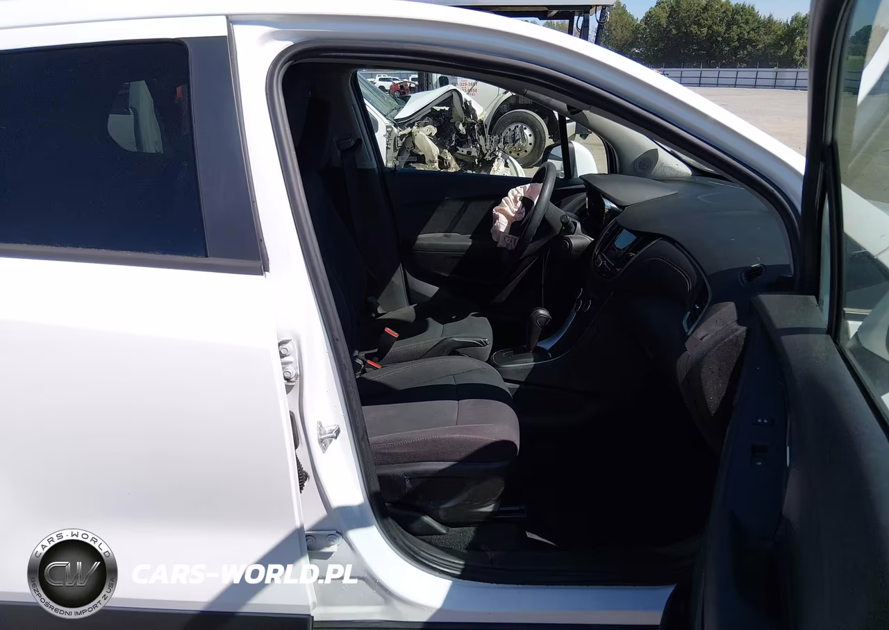2019 Chevrolet Trax Ls VIN:3GNCJNSB2KL373110 - 5