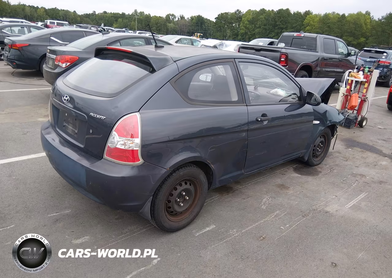 2009 Hyundai Accent Auto Gs VIN:KMHCM36C59U133357 - 4