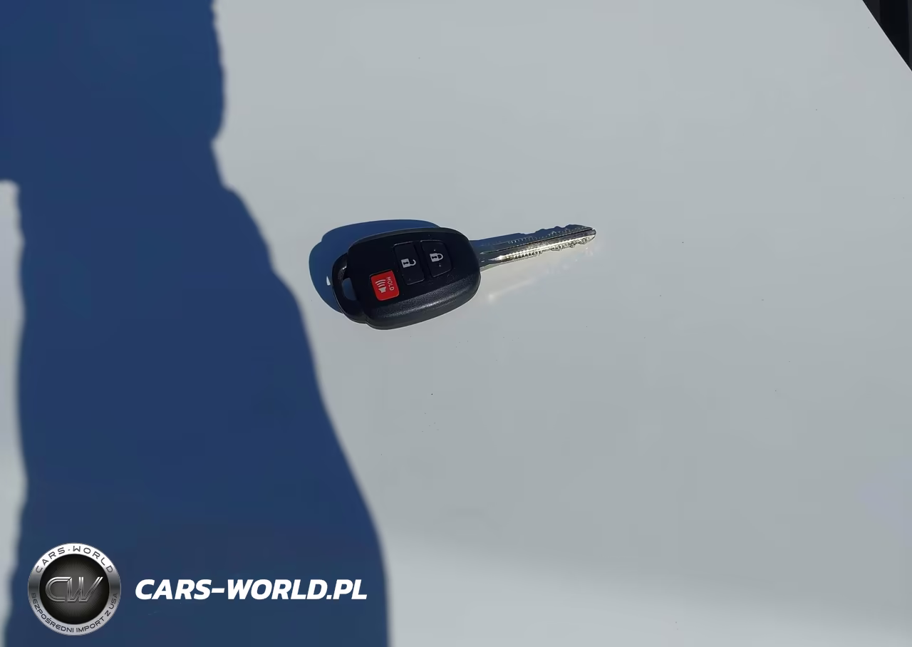 2018 Toyota Rav4 Le VIN:JTMBFREV2JJ745747 - 11