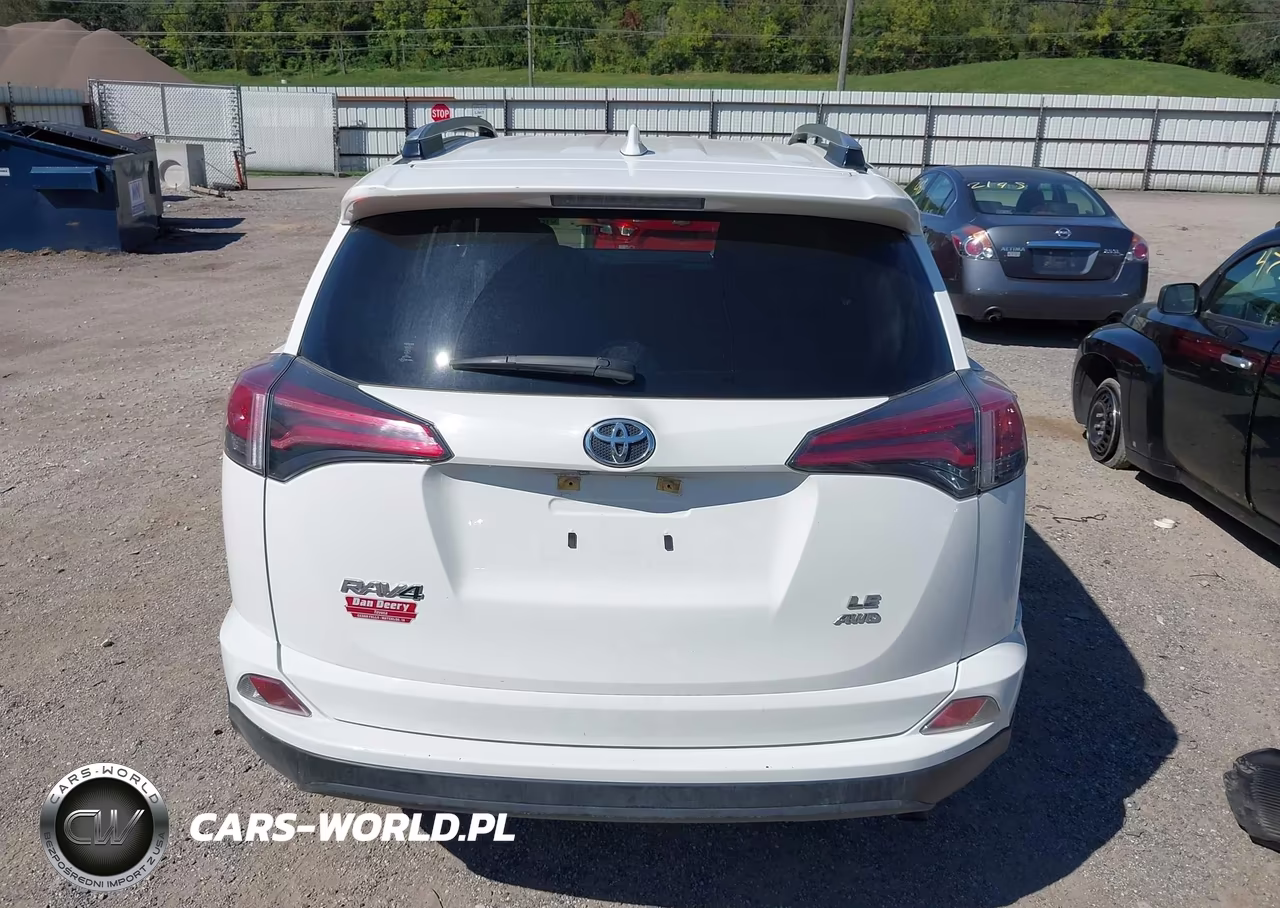 2018 Toyota Rav4 Le VIN:JTMBFREV2JJ745747 - 16
