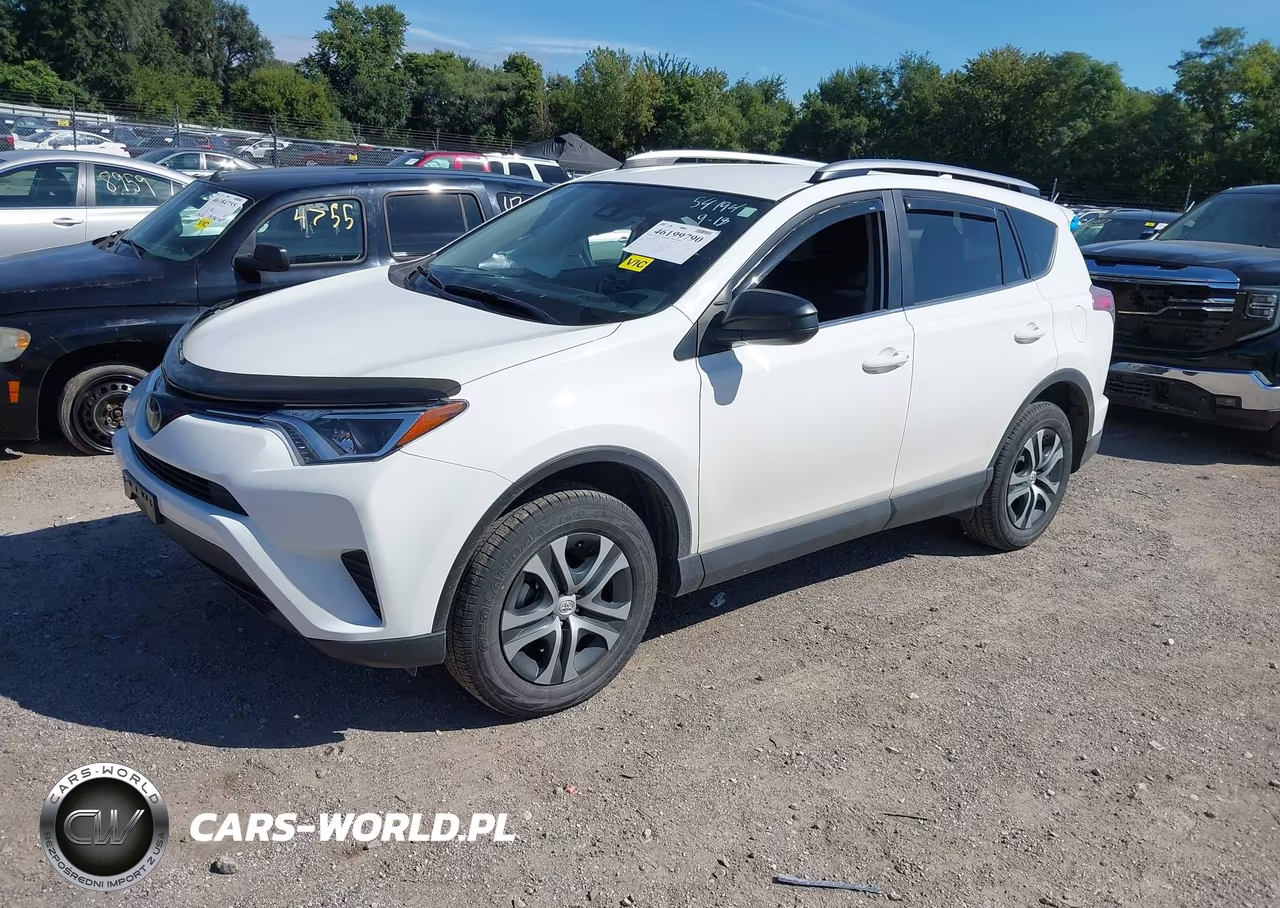 2018 Toyota Rav4 Le VIN:JTMBFREV2JJ745747 - 2