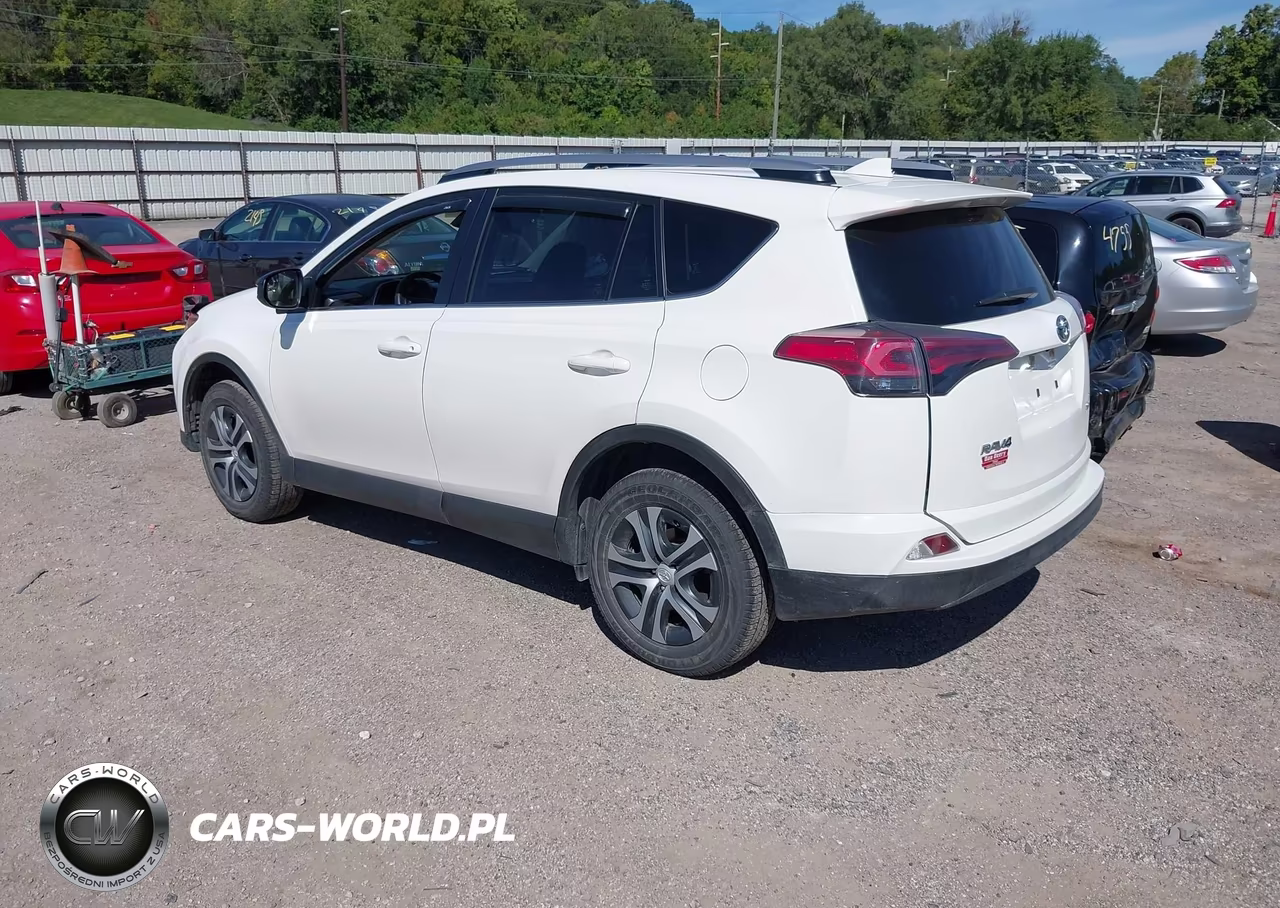 2018 Toyota Rav4 Le VIN:JTMBFREV2JJ745747 - 3