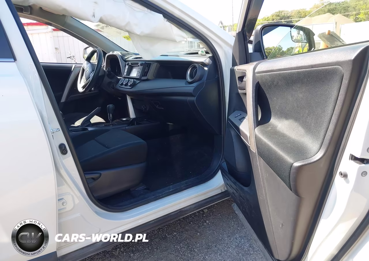 2018 Toyota Rav4 Le VIN:JTMBFREV2JJ745747 - 5