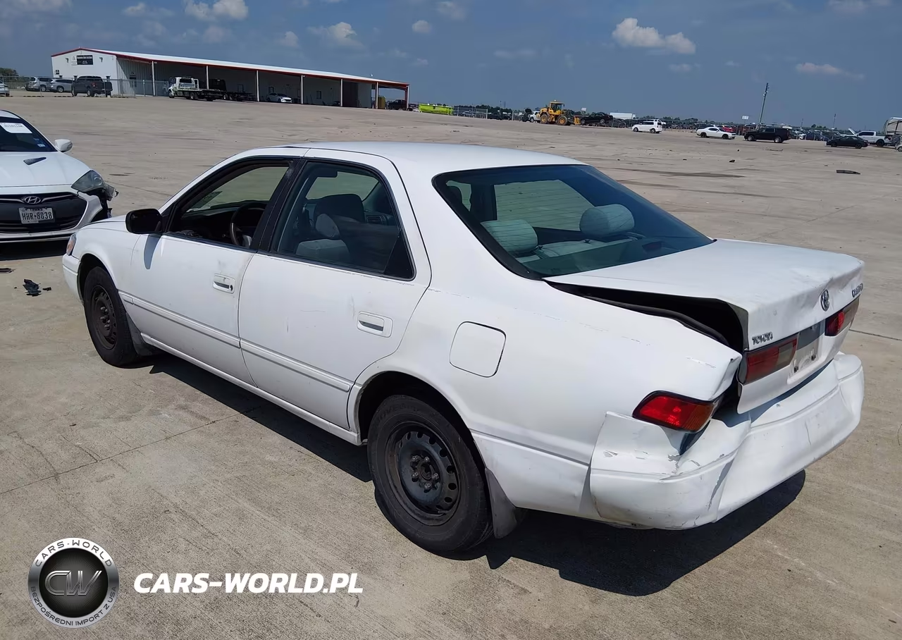 1999 Toyota Camry Le VIN:JT2BG22K2X0322592 - 3