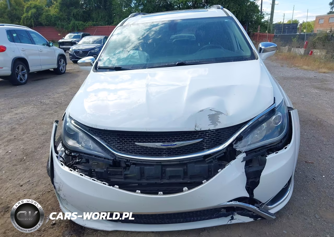 2019 Chrysler Pacifica Limited VIN:2C4RC1GG9KR666936 - 12