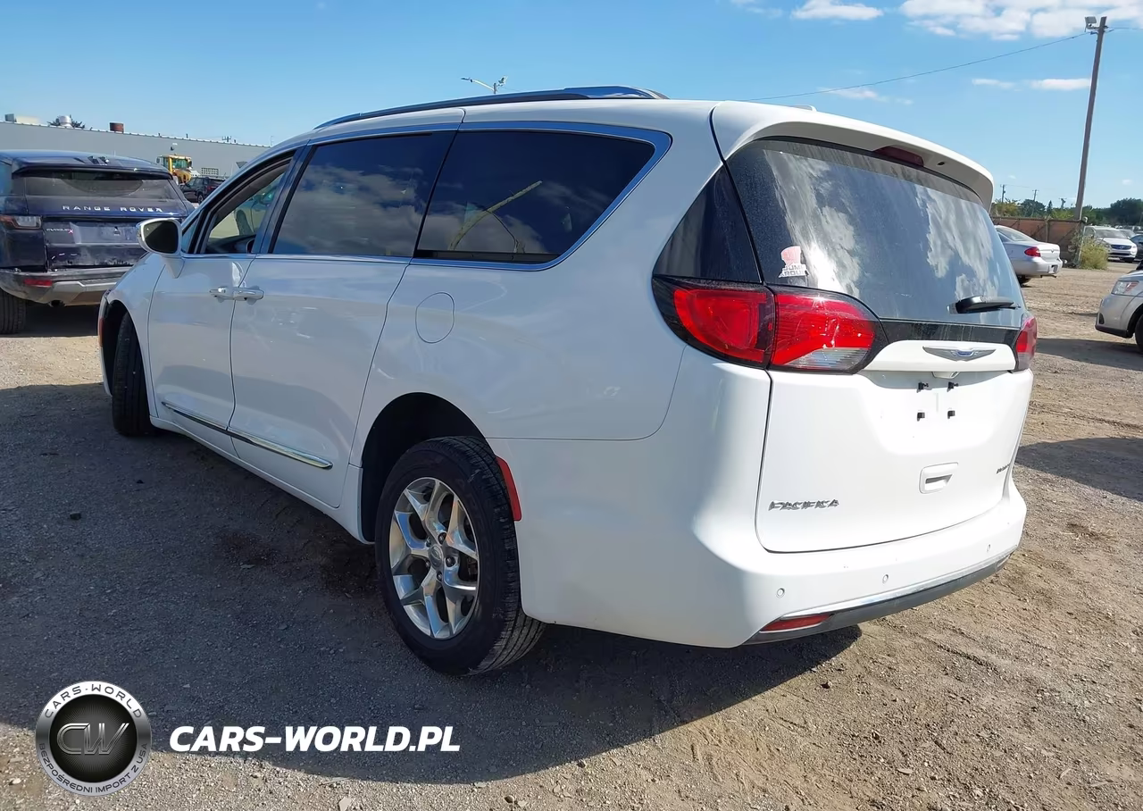 2019 Chrysler Pacifica Limited VIN:2C4RC1GG9KR666936 - 3