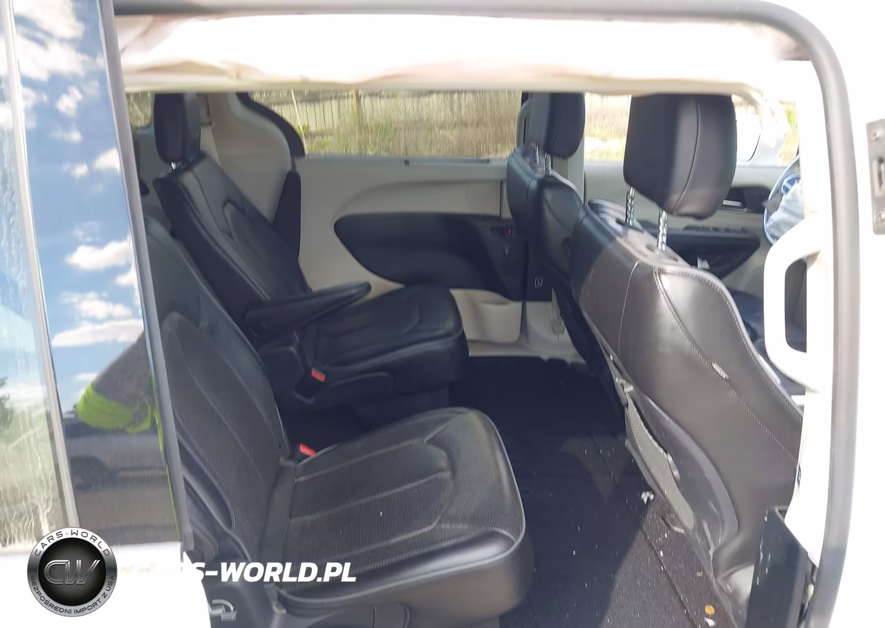 2019 Chrysler Pacifica Limited VIN:2C4RC1GG9KR666936 - 8