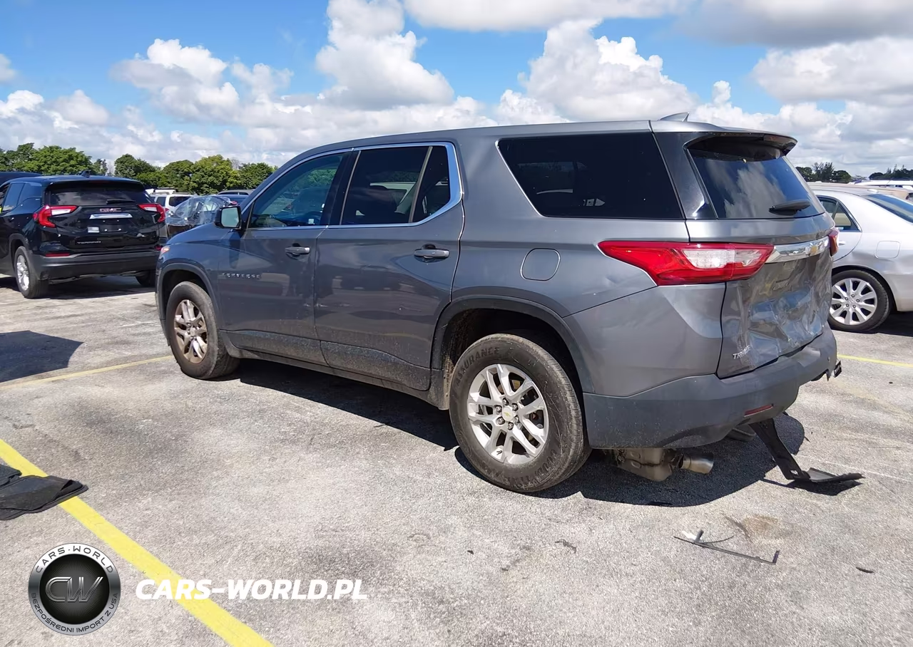 2019 Chevrolet Traverse Ls VIN:1GNERFKW0KJ114522 - 3
