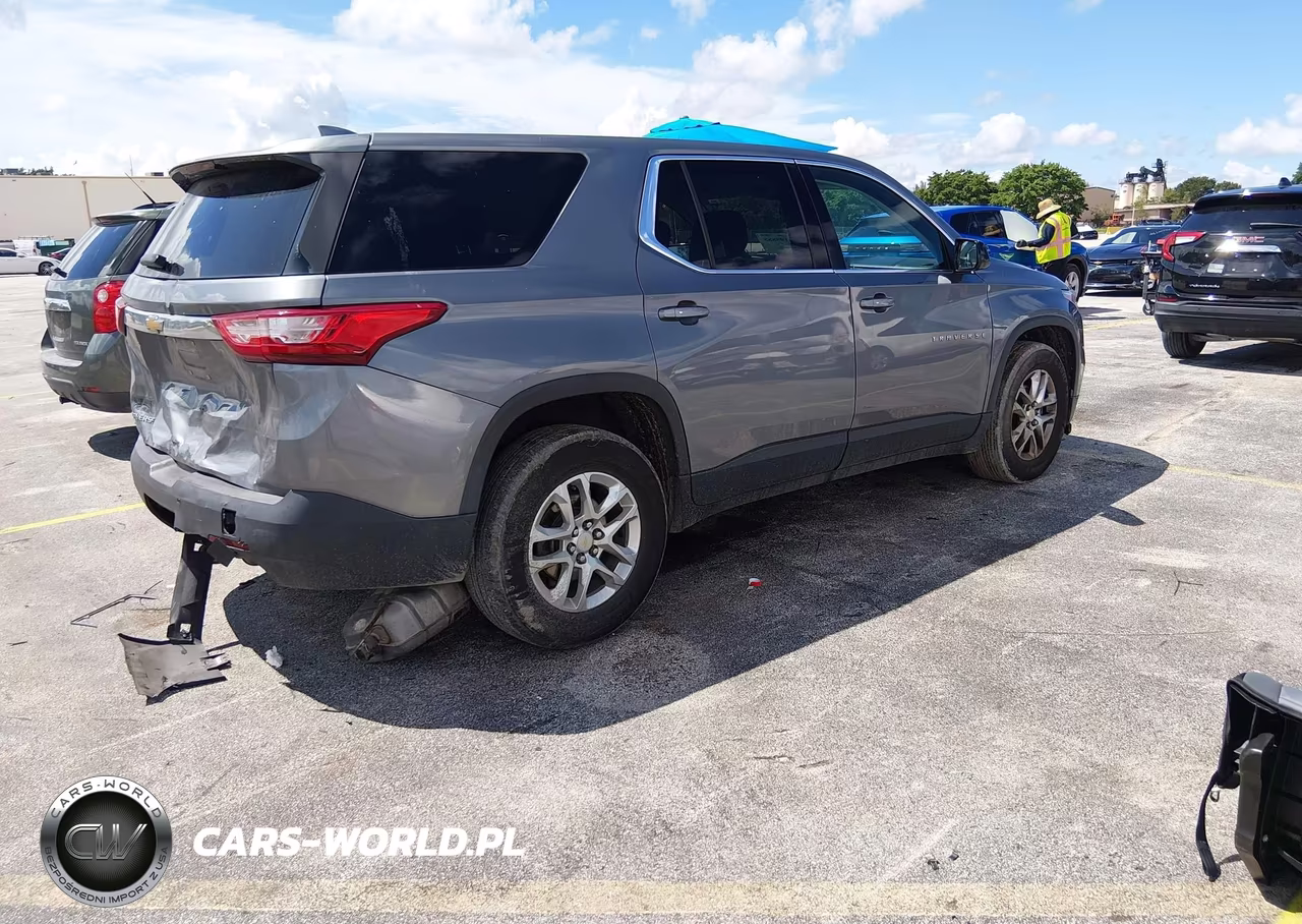 2019 Chevrolet Traverse Ls VIN:1GNERFKW0KJ114522 - 4