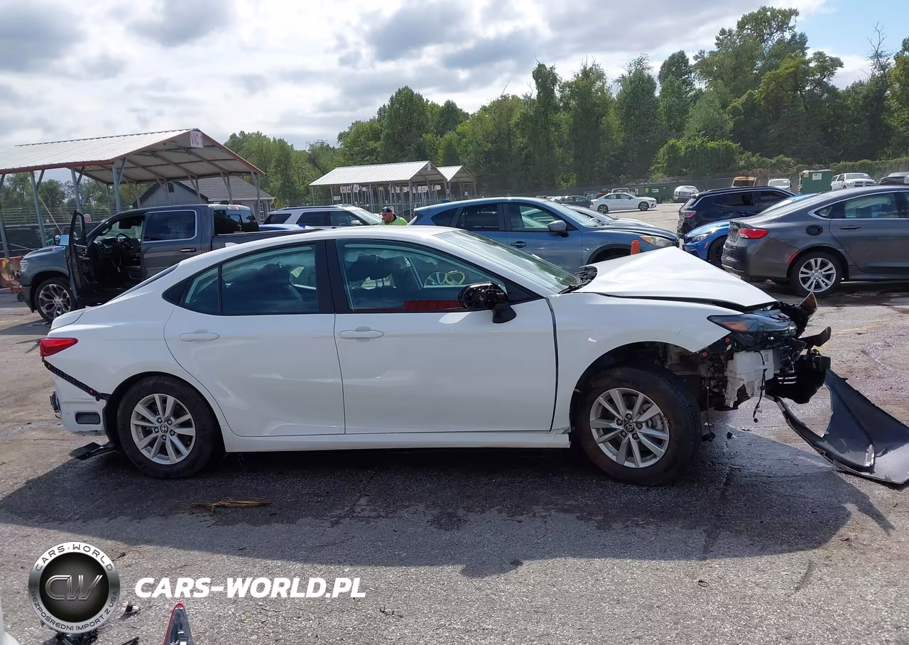 2026 Toyota Camry Le VIN:4T1DAACK6TU210368 - 14