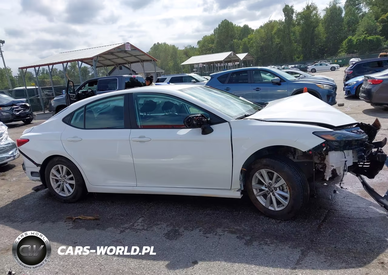 2026 Toyota Camry Le VIN:4T1DAACK6TU210368 - 18