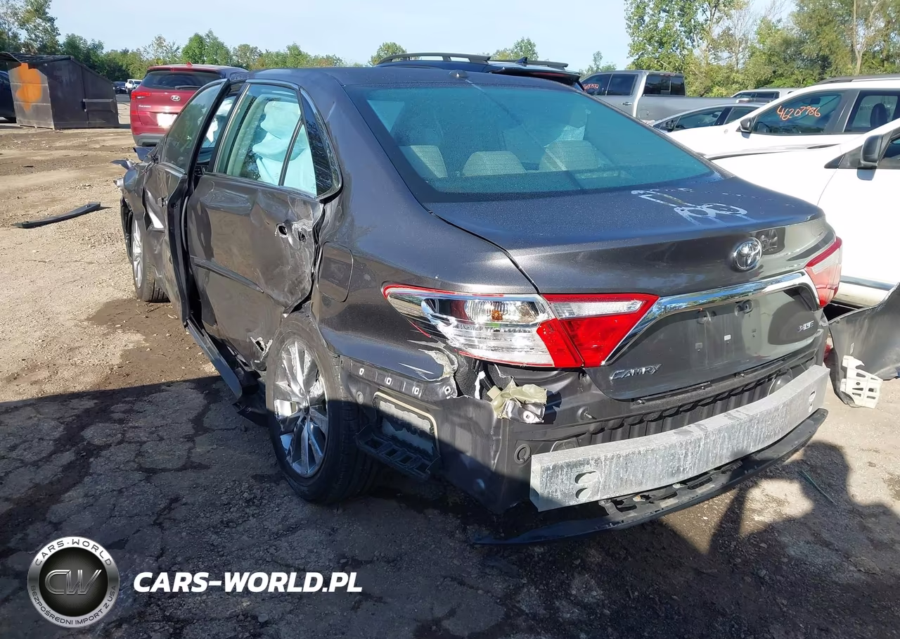 2017 Toyota Camry Xle VIN:4T1BF1FK9HU784698 - 3