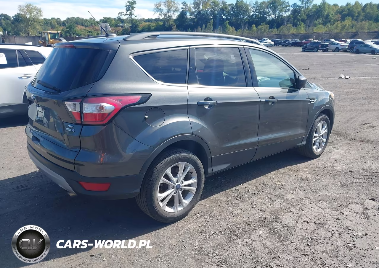 2017 Ford Escape Se VIN:1FMCU9GD4HUD72049 - 4