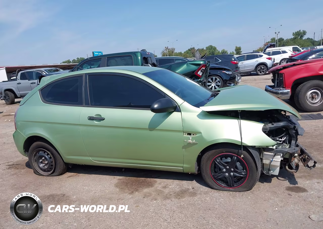 2007 Hyundai Accent Gs VIN:KMHCM36C27U010290 - 13