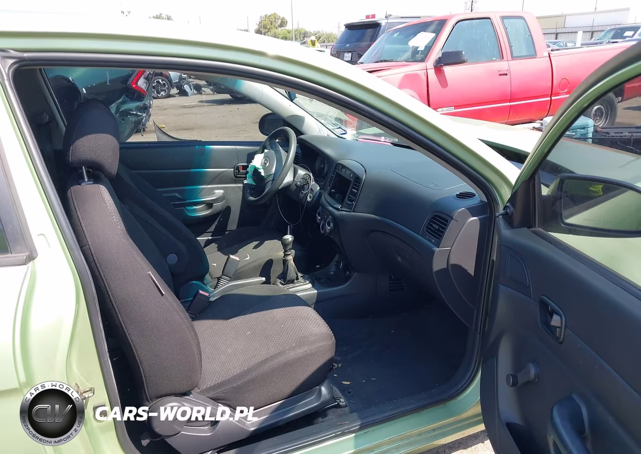 2007 Hyundai Accent Gs VIN:KMHCM36C27U010290 - 5