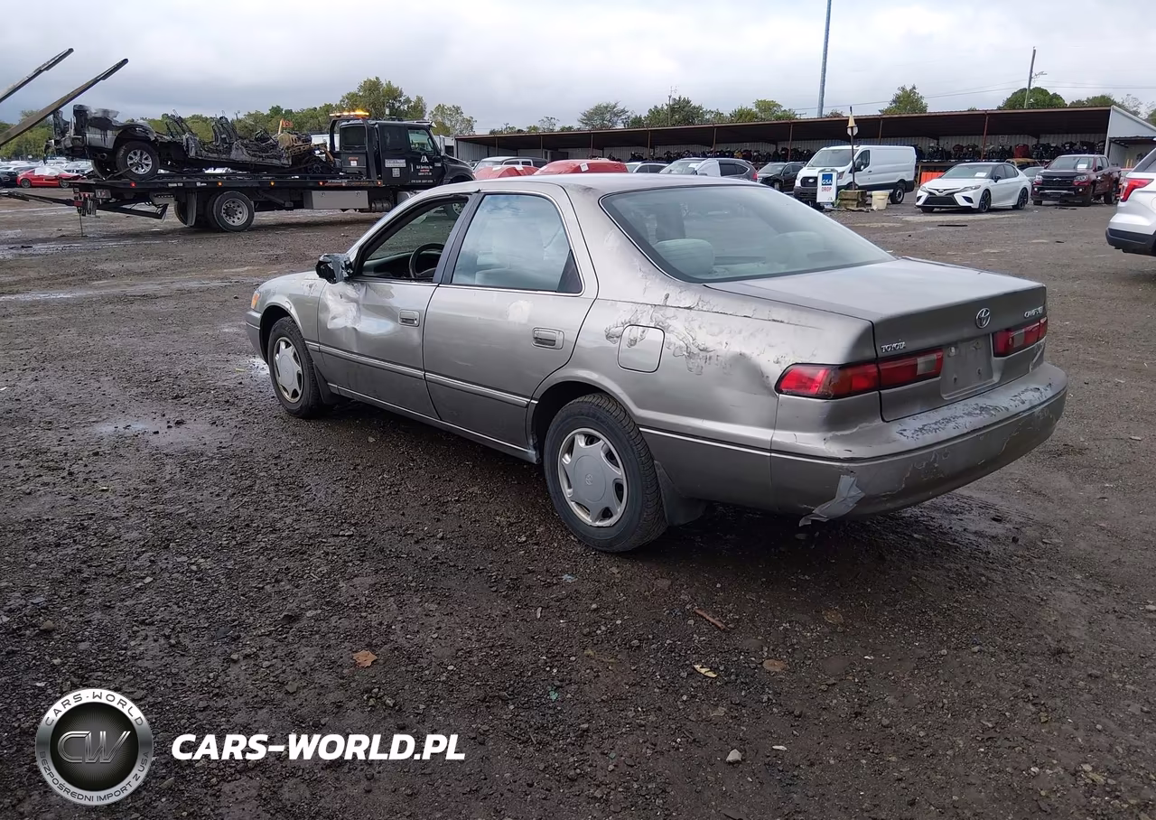 1999 Toyota Camry Ce VIN:4T1BG22K5XU531577 - 3