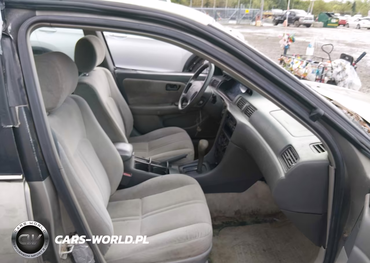 1999 Toyota Camry Ce VIN:4T1BG22K5XU531577 - 5