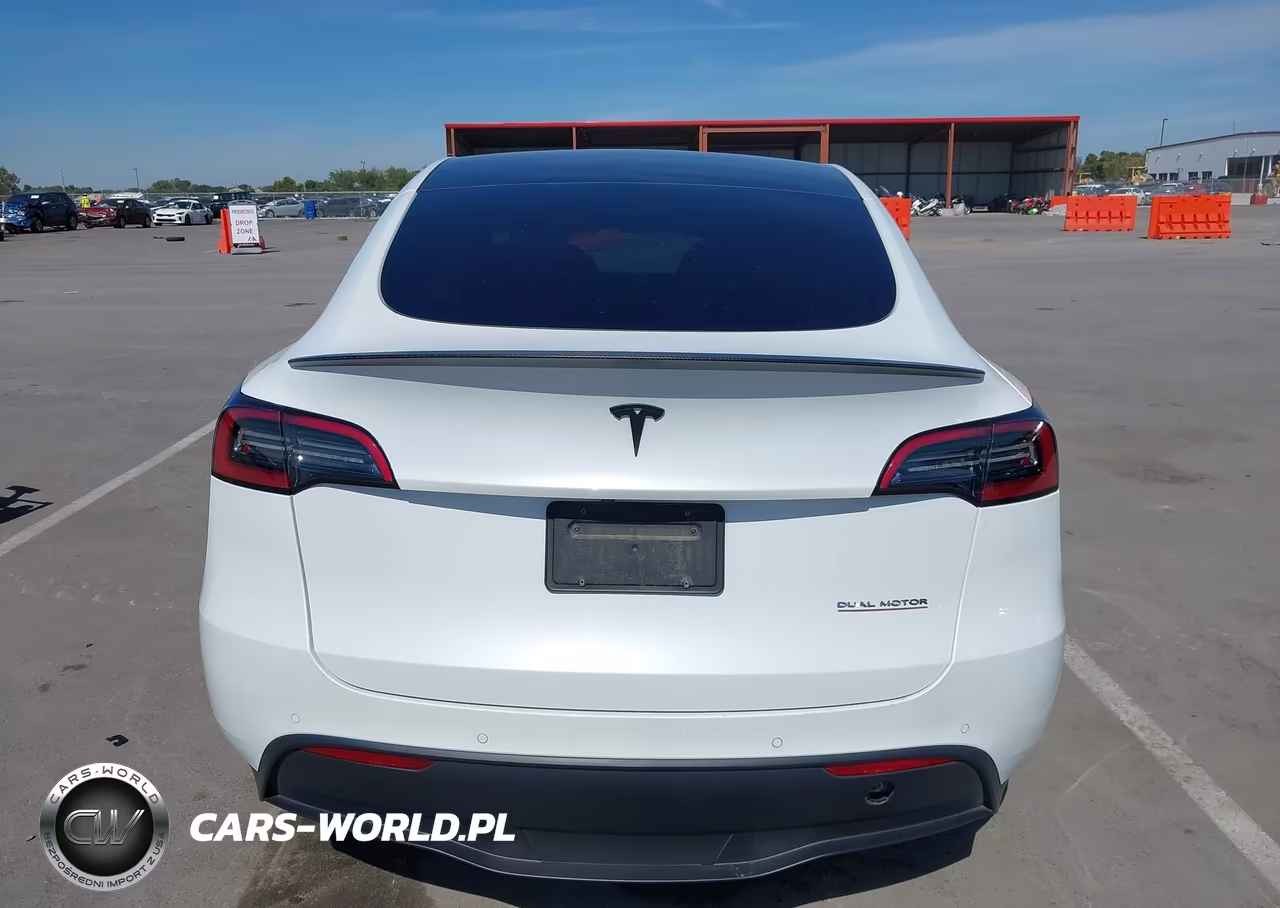 2022 Tesla Model Y Performance Dual Motor All-Wheel Drive VIN:7SAYGDEF0NF380973 - 16