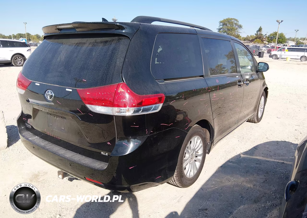 2011 Toyota Sienna Xle V6 VIN:5TDYK3DC6BS129038 - 4