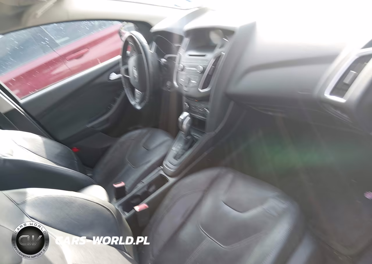 2015 Ford Focus Se VIN:1FADP3K27FL326310 - 5