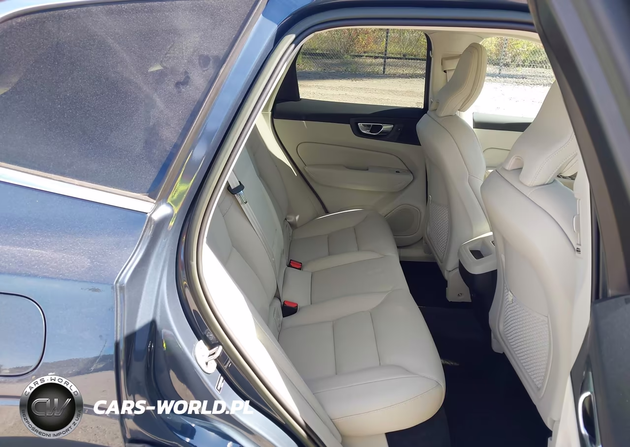 2022 Volvo Xc60 B5 Momentum VIN:YV4L12RK8N1040352 - 8
