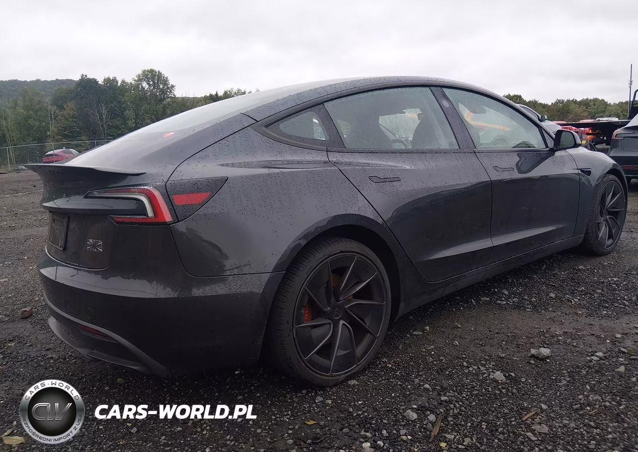 2025 Tesla Model 3 Performance All-Wheel Drive VIN:5YJ3E1ET0SF084753 - 4