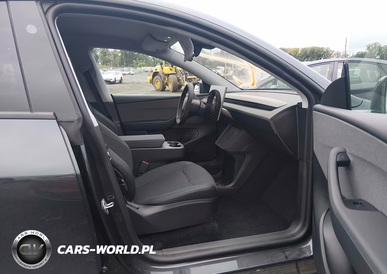 2026 Tesla Model Y All-Wheel Drive-Long Range Launch Series-Premium All-Wheel Drive VIN:7SAYGDEE5TA640558 - 5
