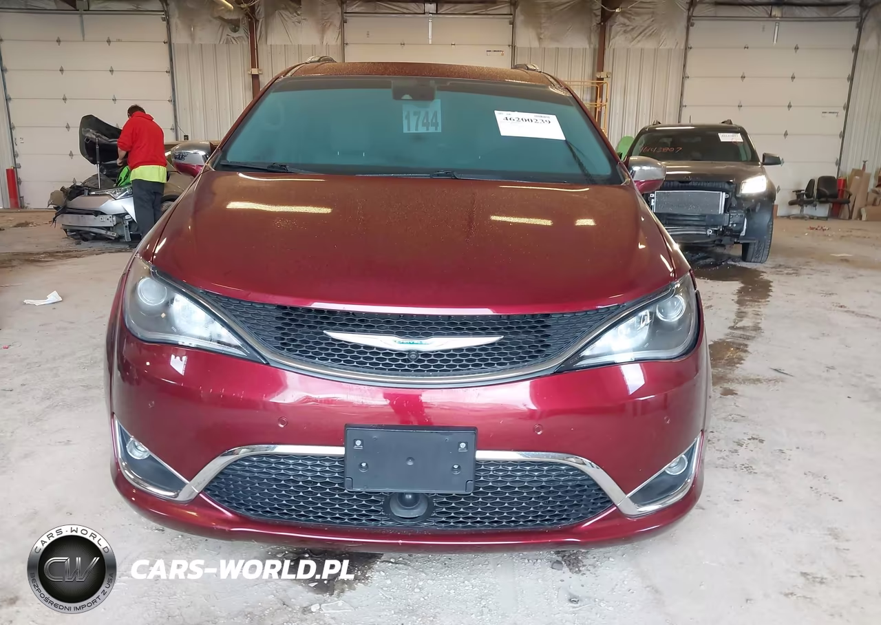 2018 Chrysler Pacifica Limited VIN:2C4RC1GG7JR155093 - 12