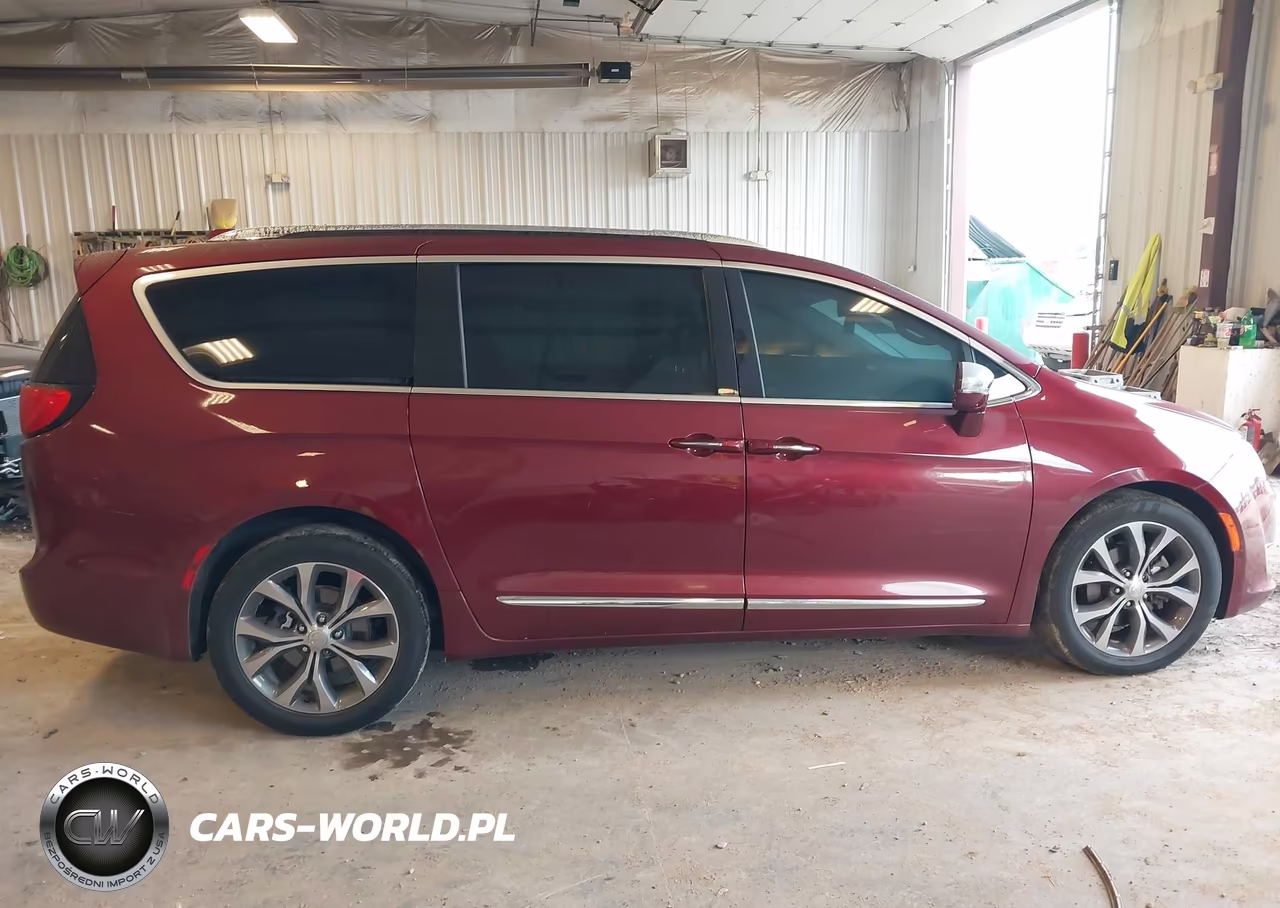 2018 Chrysler Pacifica Limited VIN:2C4RC1GG7JR155093 - 13