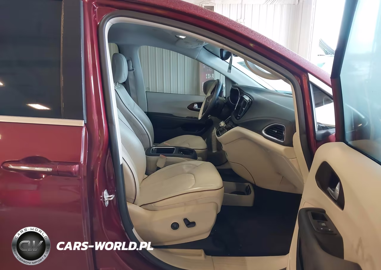 2018 Chrysler Pacifica Limited VIN:2C4RC1GG7JR155093 - 5