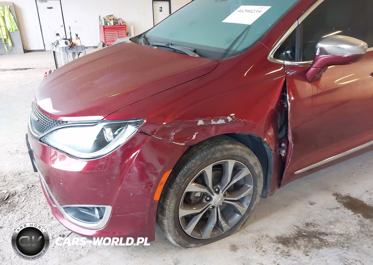 2018 Chrysler Pacifica Limited VIN:2C4RC1GG7JR155093 - 6