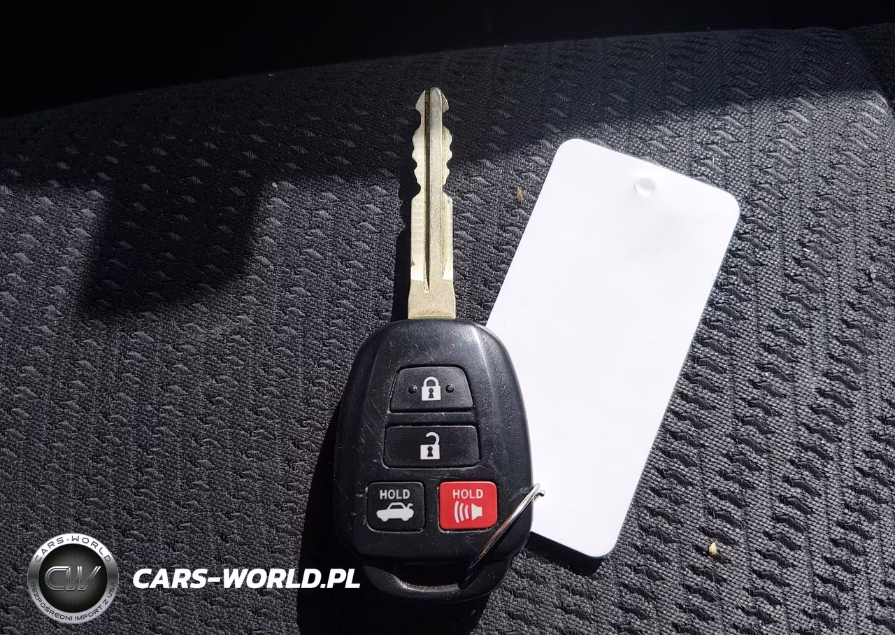 2016 Toyota Camry Le VIN:4T4BF1FK1GR518709 - 11