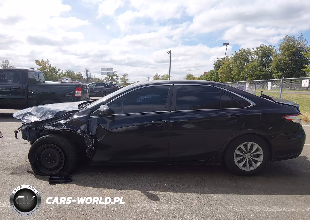 2016 Toyota Camry Le VIN:4T4BF1FK1GR518709 - 14