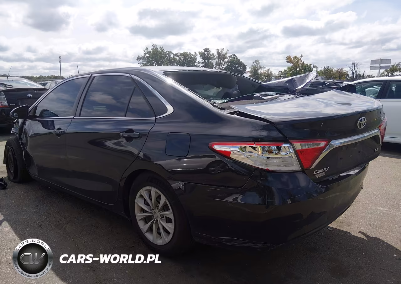 2016 Toyota Camry Le VIN:4T4BF1FK1GR518709 - 3