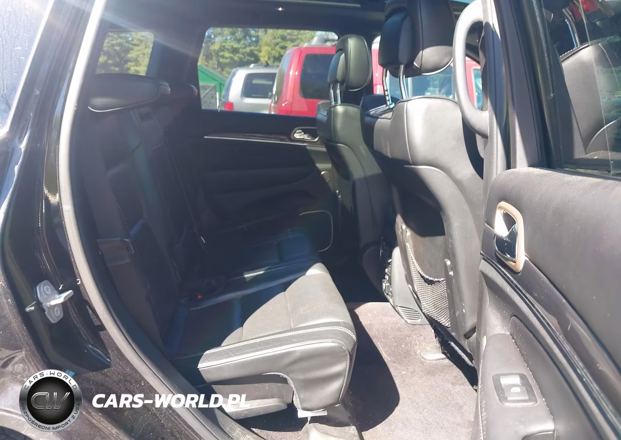 2016 Jeep Grand Cherokee Overland VIN:1C4RJFCG2GC452749 - 8